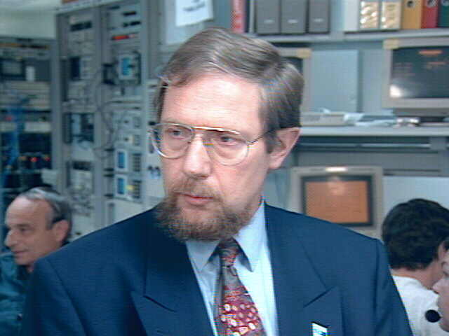 <b>...</b> Dr. <b>Gernot Hartmann</b> (DARA) frame042.jpg NASA-Live-Interview: Dr. <b>Gernot</b> <b>...</b> - frame041